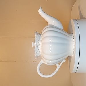 Grace White Chantilly Lace Porcelain Teapot